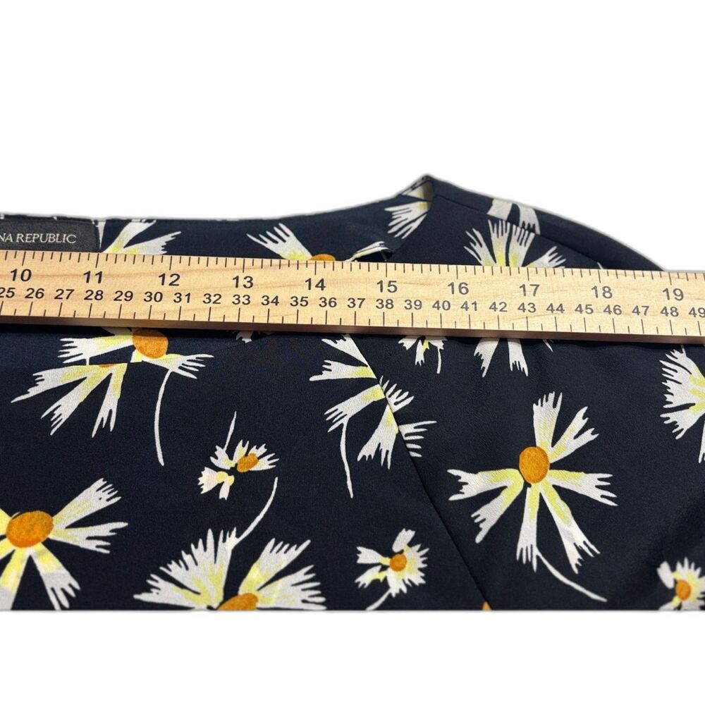 Banana Republic Navy Blue Daisy Floral Peplum Blouse 3/4 Sleeve Spring Casual Sm - Picture 10 of 12